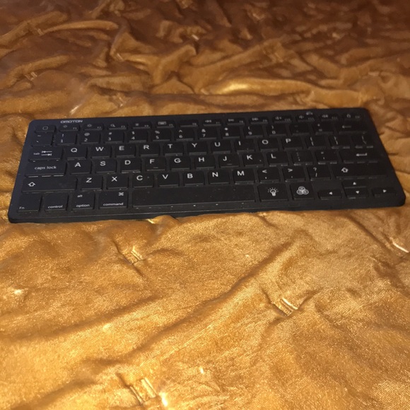 Wireless Keyboard By Omoton, from Amazon - Picture 4 of 12